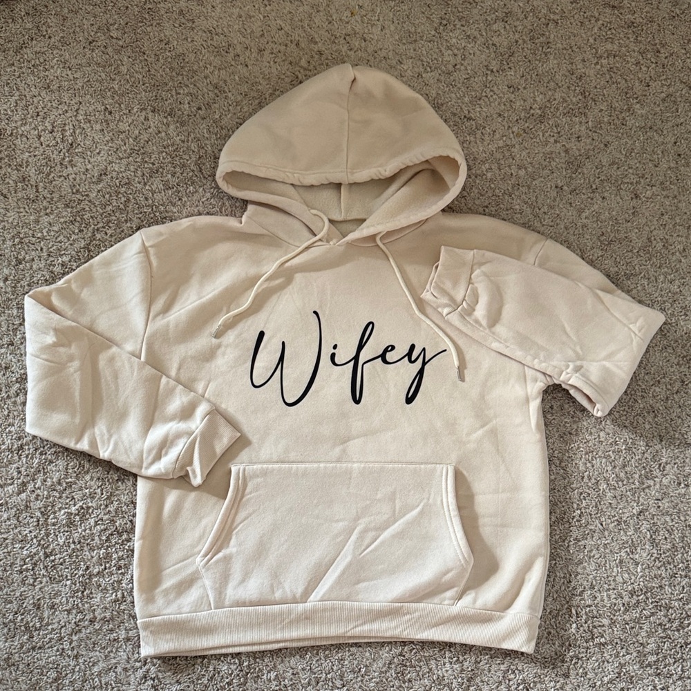 Cream 'Wifey' Hoodie Sweatshirt